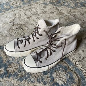 Sherpa Lined Grey Converse